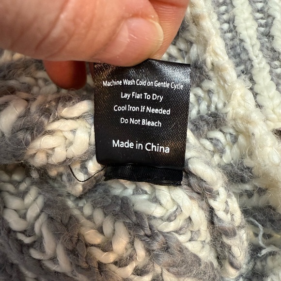 POL Gray and White Cowl Neck Sweater S - Picture 7 of 11
